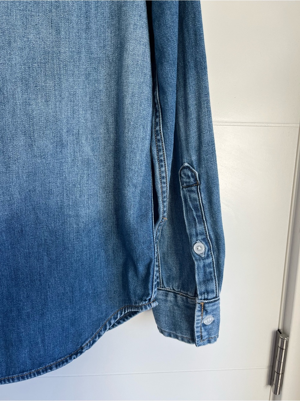 Denim Forum Two-Tone Denim Button-Down Shirt🥰🥰🥰 - Picture 9 of 11